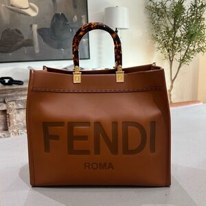 Fendi Sunshine Tote, size Medium